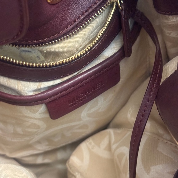Michael Michael Kors Elegant Burgundy Braided Handle Bag - Picture 4 of 9
